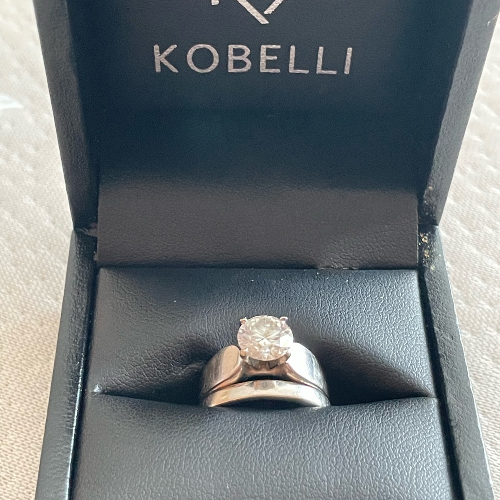 1.5CT moissanite in 14kt white gold solitaire and band